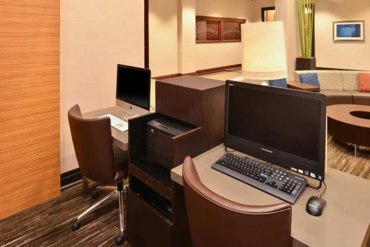 Hotel Belvoir Springfield