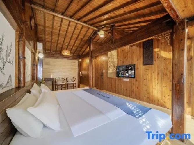 Standard room with balcony and with view