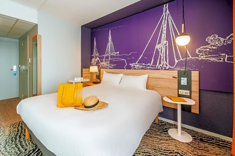 Standard Double room with city view
