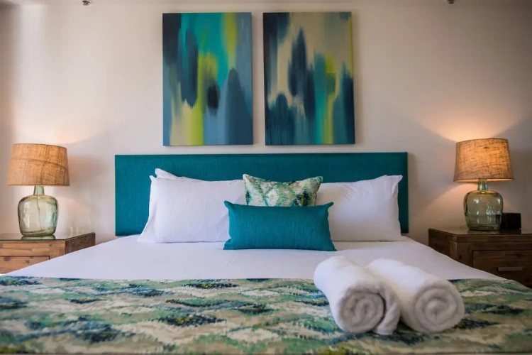 1 Bedroom Standard room with balcony and with garden view