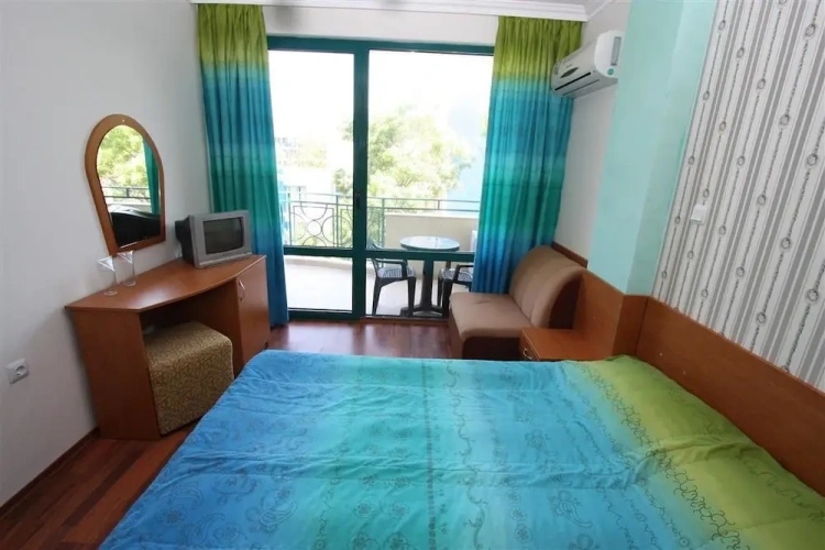 1 Bedroom Apartment with city view