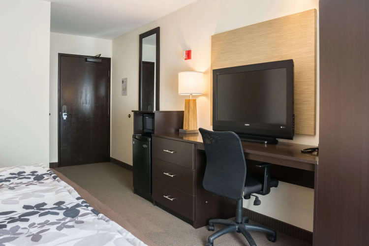 Sleep Inn Bend Crossroads Plaza