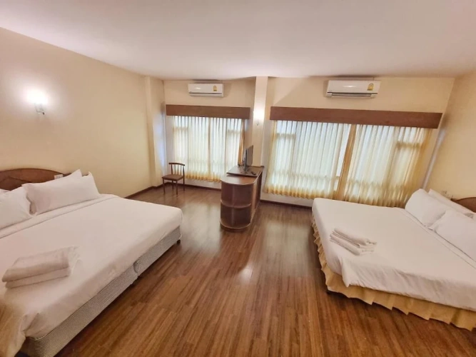 Standard Triple room