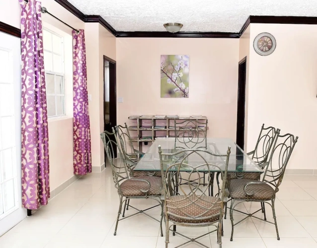 2 Bedrooms Cottage with garden view