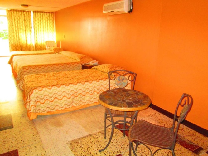 Standard Triple room