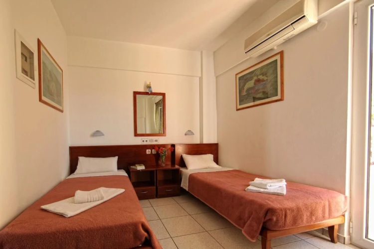 Hotel Dharam Villa