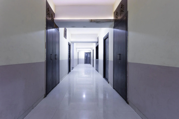 OYO 43611 Hr Resort