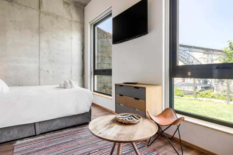 Bridge It - Suites & Views