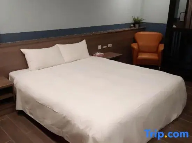 Eiffel Motel