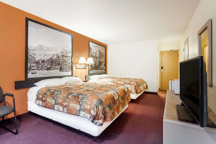 Fernie Fox Hotel