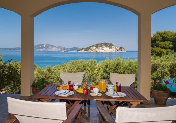 Deluxe Triple room with balcony and with sea view