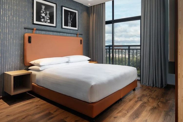 2 Bedrooms Double Family Suite with city view