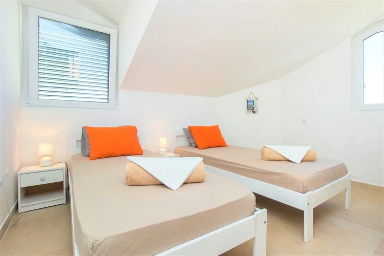 2 Bedrooms Royal Apartment beachfront