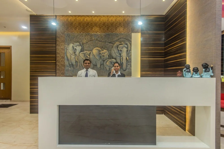 OYO 9996 Hotel Arton Suites