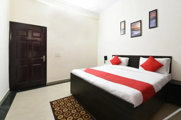 Vashu Residency By OYO Rooms