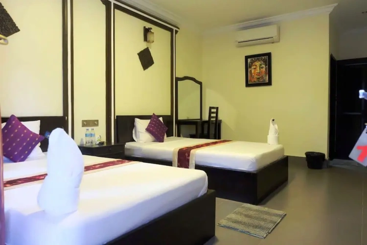 Standard Twin room with balcony