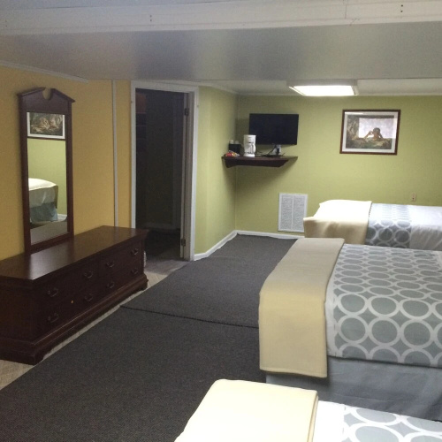 Dixie Plaza Hotel