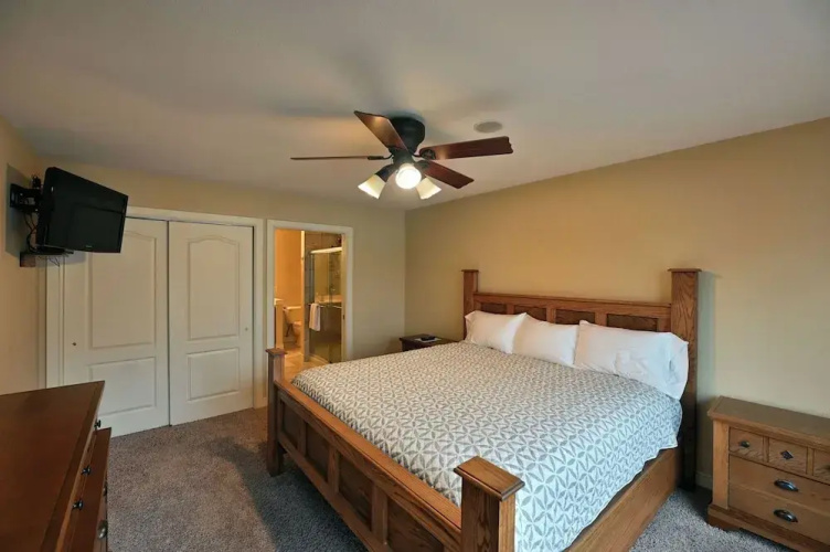 Unit 701 5 bd 3 ba