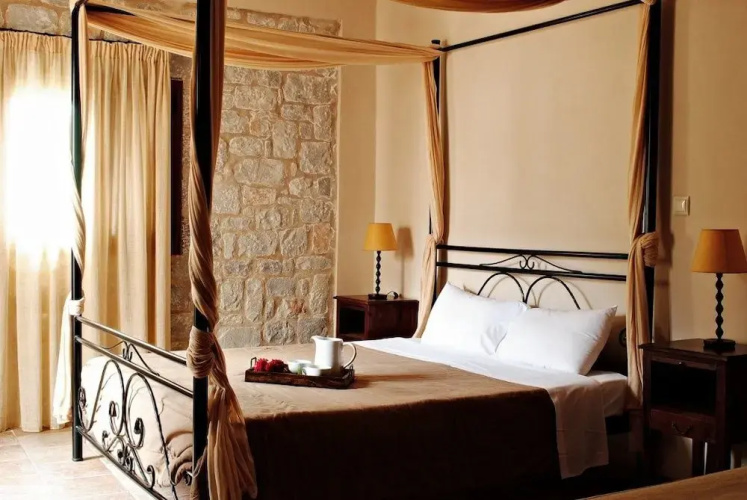 Vlyhada Residence & Restaurant
