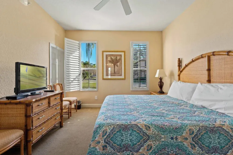 4 BDR in Regal Palms Resort!
