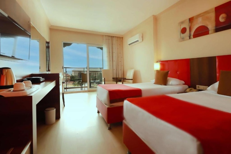 Standard Triple room