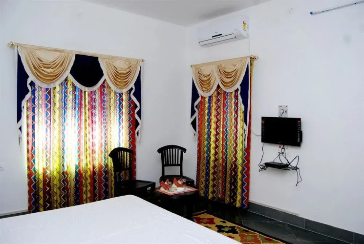 Chandra Hill Resort
