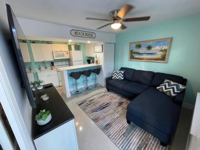 2 Bedrooms Apartment