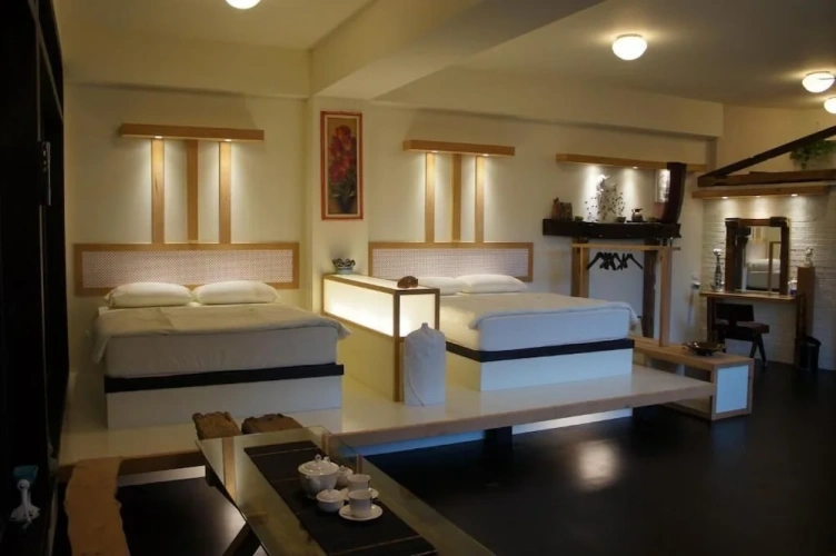 Standard Quadruple room with garden view