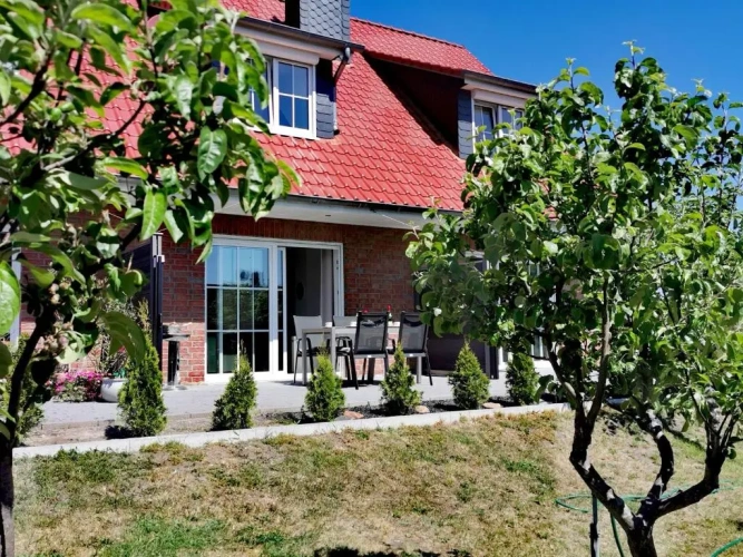 2 Bedrooms Cottage