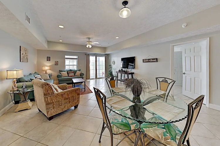 301ambvi 4 Bedroom Condo