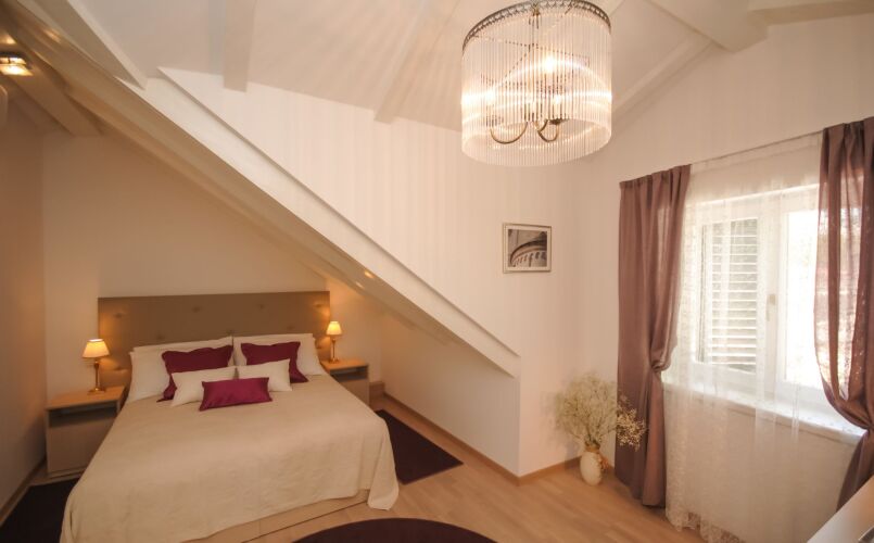 Lanterna Rooms Over view