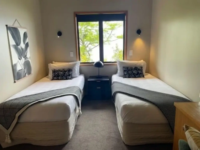 2 Bedrooms Family Apartment with lake view