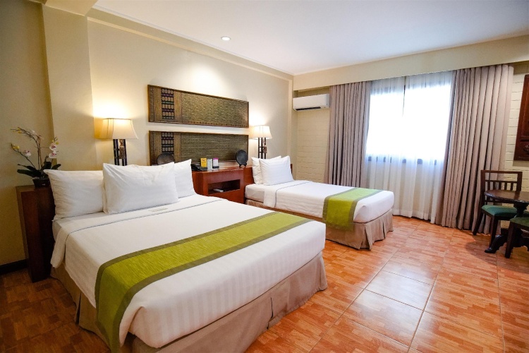 Grand room