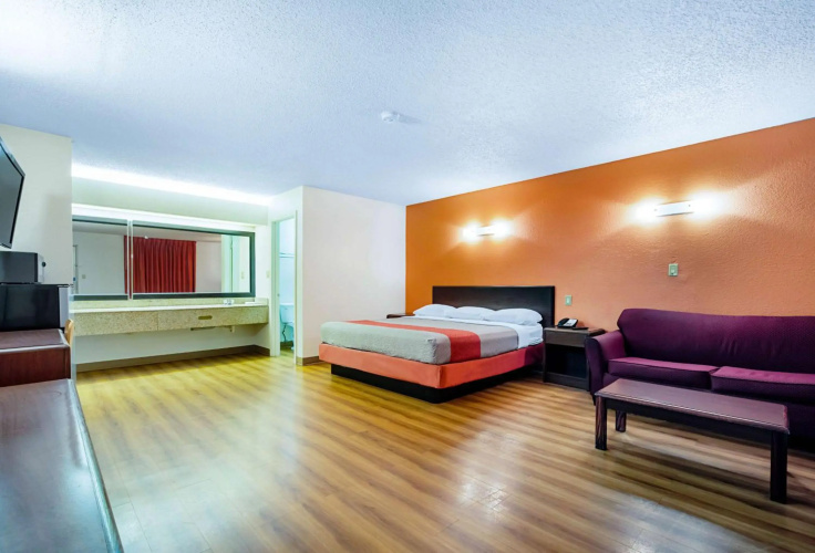 Motel 6 Covington, TN