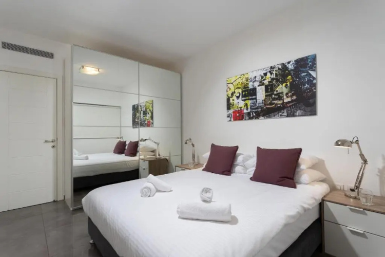 Luminous 3BR in Bograshov by HolyGuest