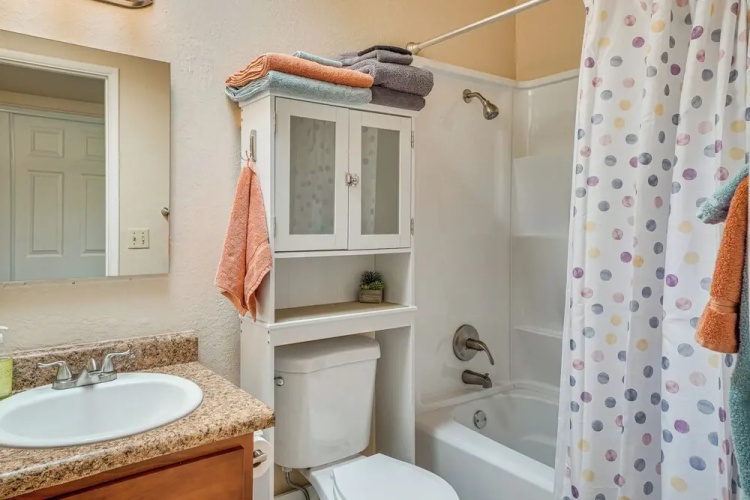 5 Mi to Dtwn: Tucson Townhome w/ Pool Access!