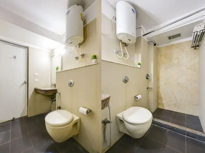 Standard Double room with city view