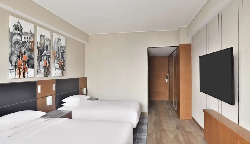 Standard Twin room with pool view
