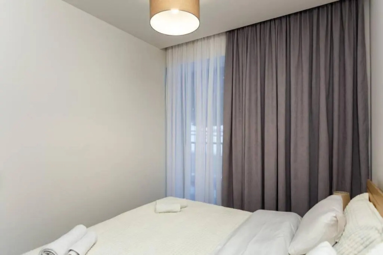 Bright Cozy Apartment For 4