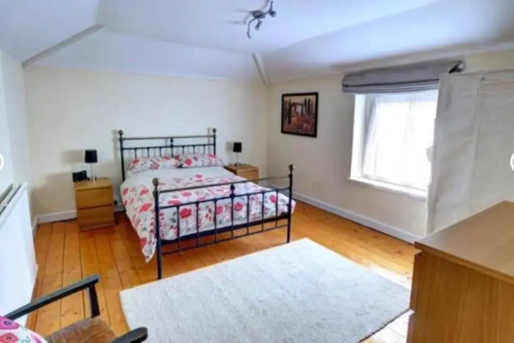 2 Bedrooms Cottage