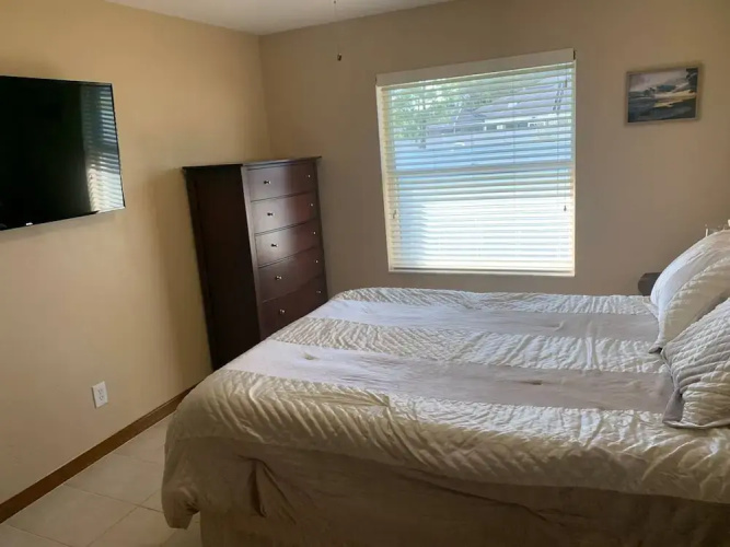 King BED Hottub Palm Coast