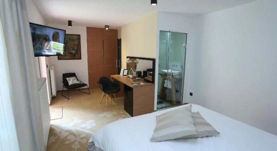 Henrik Rooms & Apartments