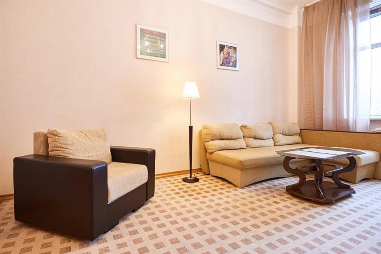 1 Bedroom Attic Apartment