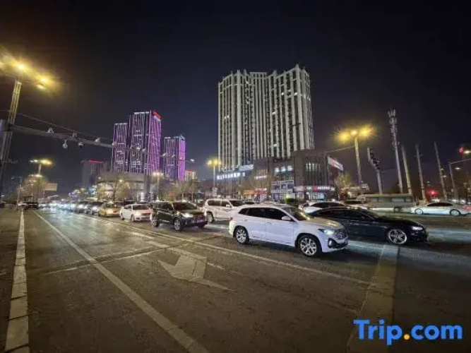 Youran Smart E-sports Apartment (Harbin West Station Xicheng Red Square)