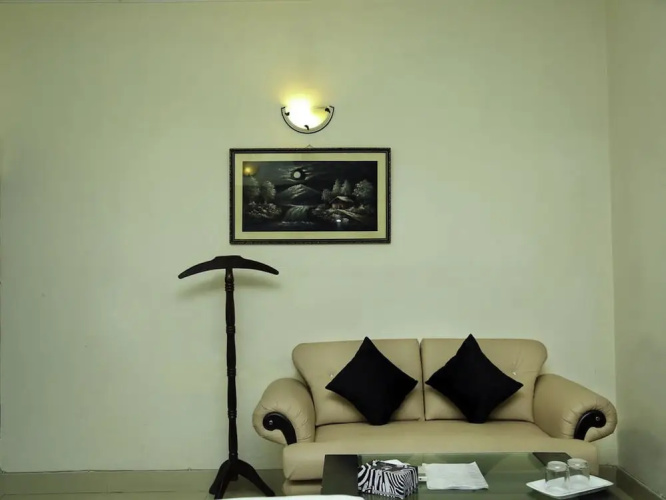 Royal Elegance Hotel
