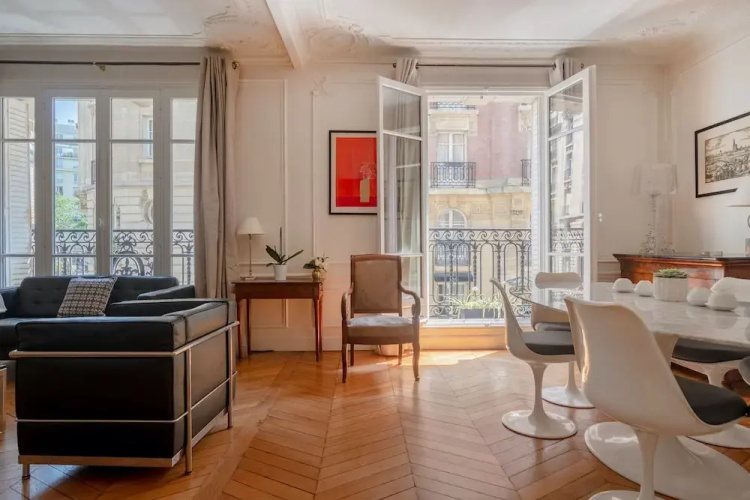 Paris Eiffel Tower Center residence