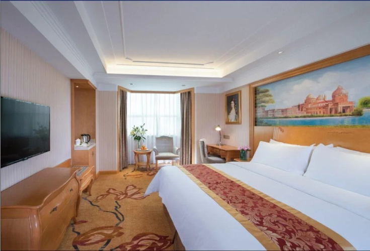 Venus Hotel Gongming Rainbow