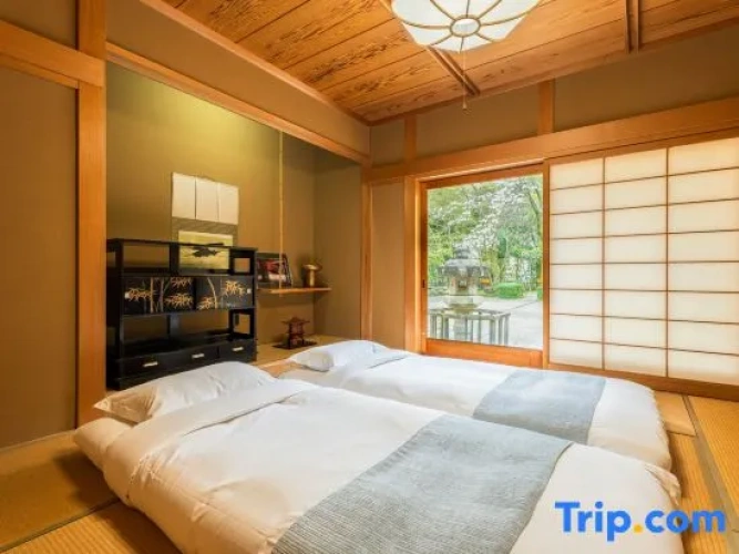 Suite with garden view