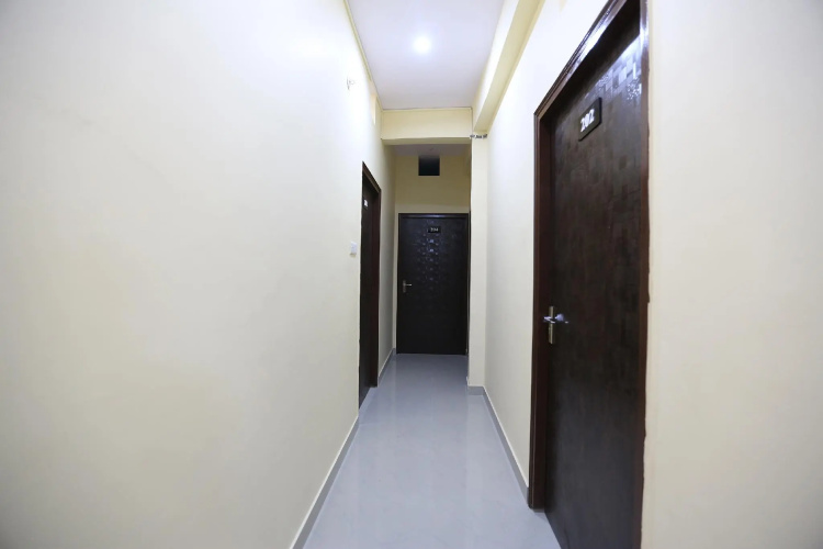 OYO 35661 Om Residency