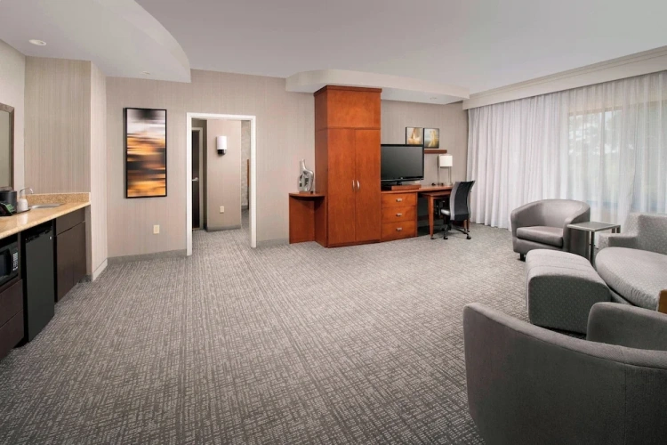 1 Bedroom Suite
